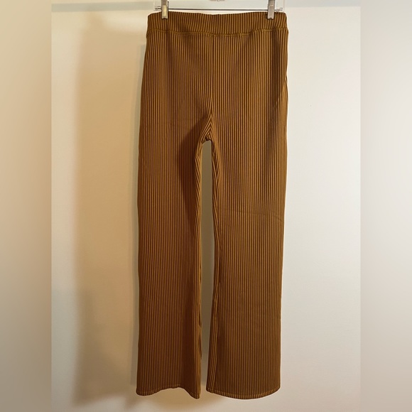Good American Rib Seamless Flare Stripe Pants in Bronze/Brown Style GP0797- NWOT - Picture 8 of 13